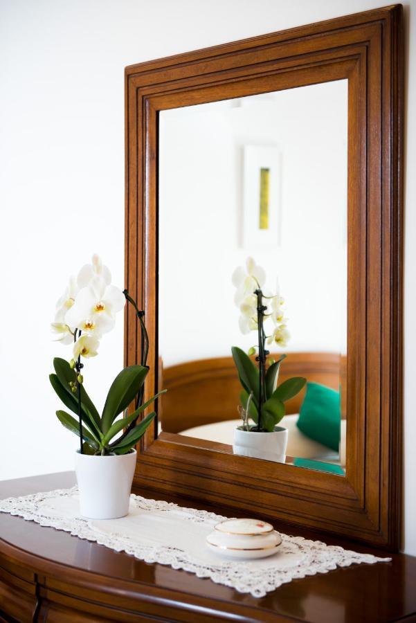 Villa Savina - Elegant Family Villa Overlooks Amalfi Coast - โปซิตาโน ภายนอก รูปภาพ